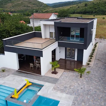 Villa Xy