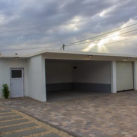 Xy Villa