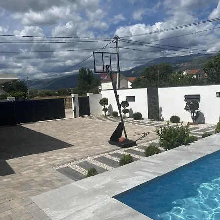 Vila Xy